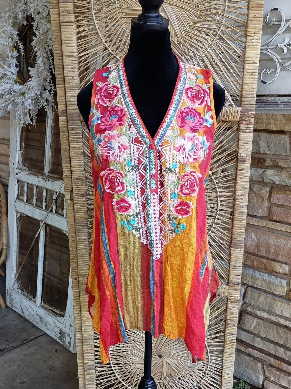 Savanna Jane Anthropologie Multicolor Embroidered V-Neck Sleeveless Top_S
